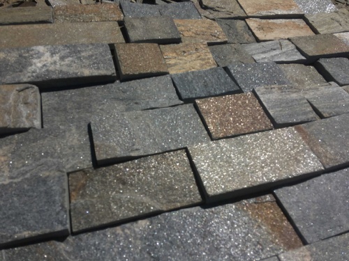 Плитка пилёная златолит Уральский для цоколя, отмостки купить в Коркино