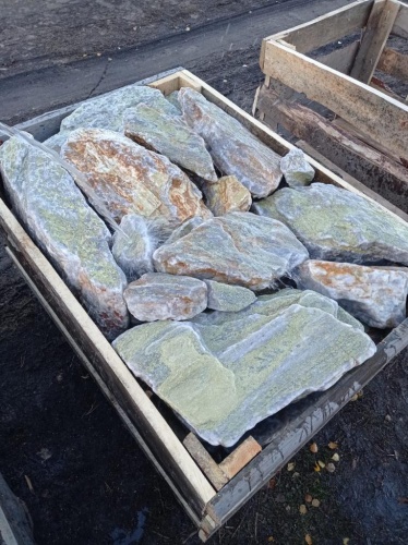 Златолит жёлтый, жёлто-зелёный глыбки и валуны для ланшафтного дизайна купить в Коркино