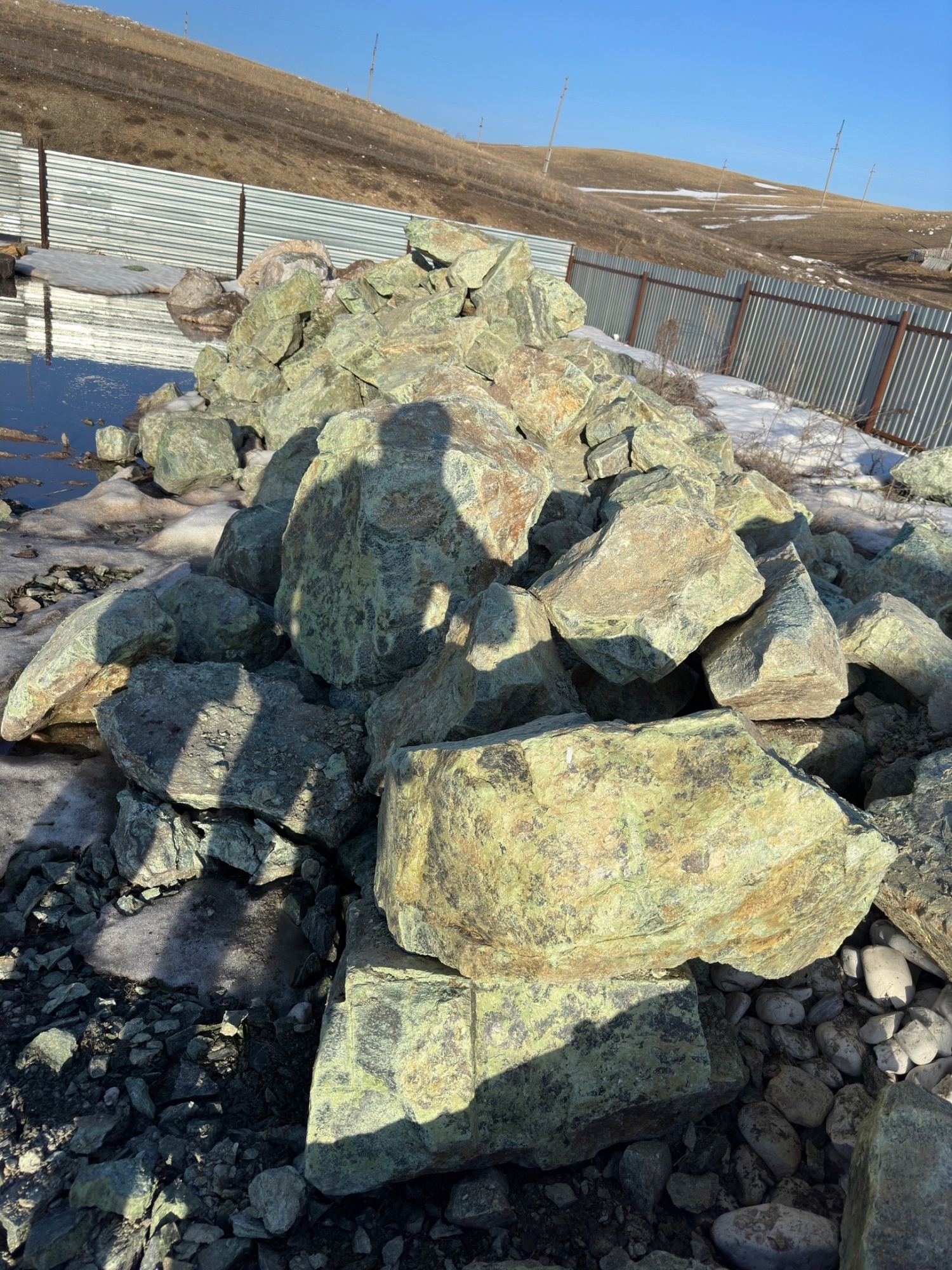 Камни для ландшафтного дизайна зелёные 10-60 килограмм купить в Коркино