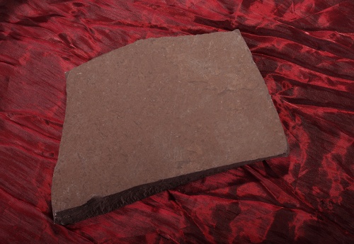 Плитняк лемезит бордовый для цоколя 1,5-2 см купить в Коркино