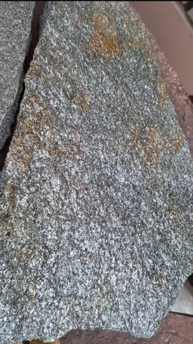 Плитняк златолит серебристый для цоколя, отмостки купить в Коркино