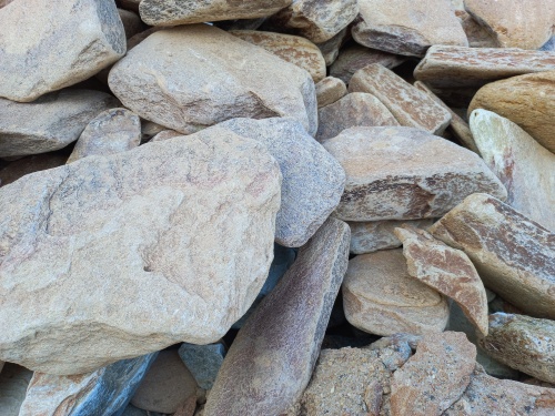 Златолит жёлтый, жёлто-зелёный глыбки и валуны для ланшафтного дизайна купить в Коркино