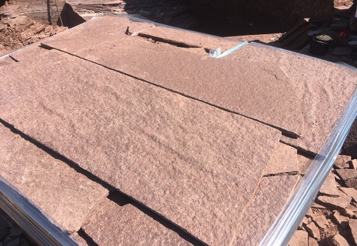 Плитняк лемезит бордовый для цоколя 1,5-2 см купить в Коркино